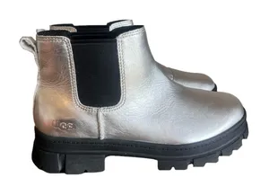 Ugg NEW Women's or Youth Ashton Chelsea Shine Leather Boot Size 7 or 6#1130 thumbnail 1