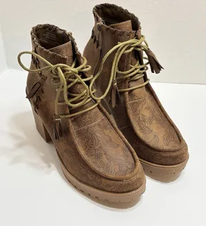 Comfort Boots Est 1946 Womens Sz 9.5 Brown Ankle Floral Print Lace Up Tassel thumbnail 1