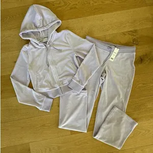 Juicy Couture - Velour & Rhinestone Hooded Top & Pants in Orchid Petal Purple thumbnail 1