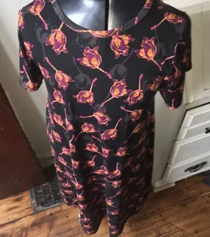 Lularoe poppies M high low Carly dress thumbnail 1