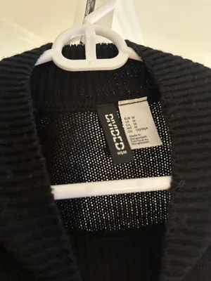 H&M Sweater thumbnail 2