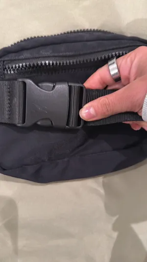 The belt bag fabletics  thumbnail 6