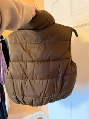 Zara cropped puffer vest thumbnail 2