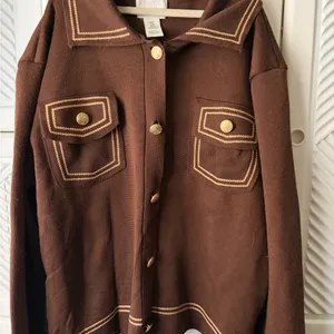 H&M Women's Brown Button-Front Jacket with Contrast Stitching thumbnail 4