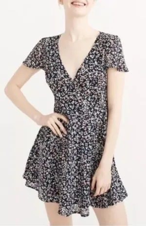 Abercrombie & Fitch Floral Faux Wrap Mini Dress Flutter‎ Sleeve V-Neck Lined thumbnail 1