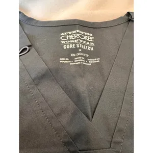 NWT: Cherokee Women Workwear Core Stretch V-Neck Scrub Top‎ thumbnail 3