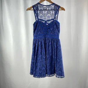 A. Drea Sweatheart Neckline Racerback Lace Mini Dress in Blue‎ Size Small thumbnail 6