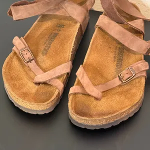 Birkenstock Yara Sandals Mens 9 Womens 11 Brown Leather Ankle Wrap Toe Loop thumbnail 4
