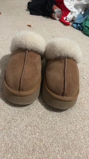 Platform UGG Slippers size 7 thumbnail 5