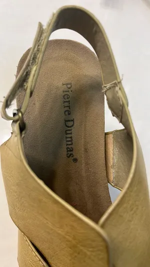 Pierre Dumas wedges  thumbnail 4