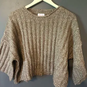 Pink lily cropped short sleeve sweater thumbnail 1