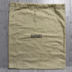 Authentic Badgley Mischka Dust Bag Drawstring‎ Travel Storage 13"x 14.5" thumbnail 1