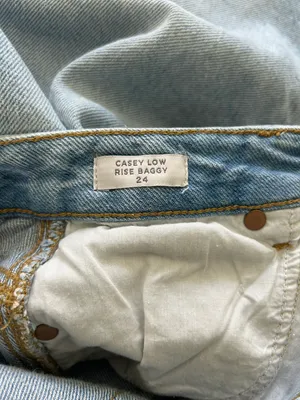 Low Rise Jeans thumbnail 2