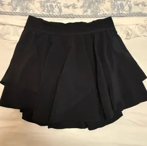 Lululemon Skirt thumbnail 1