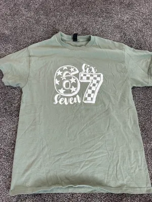 Gildan 6-7 tshirt thumbnail 2