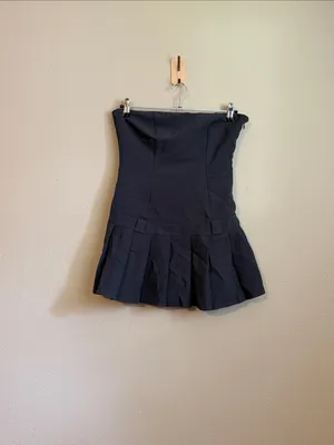EDIKTED Pleated Drop Waist MINI DRESS‎ in Dark Gray Size Medium NWT thumbnail 2