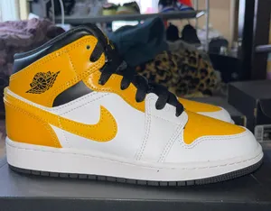 Jordan 1 Mid thumbnail 1