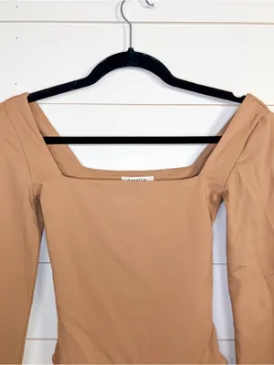 Aritzia Babaton Tan Square Neck Long Sleeve Stretch Bodysuit, EUC, Size XS thumbnail 2