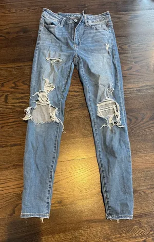 American Eagle Super High Rise Jegging size 6 thumbnail 1