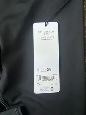 Alo Airlift Capri Yoga High-Waisted Leggings thumbnail 4