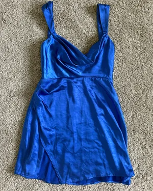 Runaway The Label Blue mini dress thumbnail 1