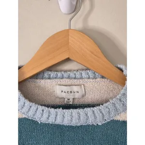 Pacsun Cropped Sweater Striped Blue Size Medium Pullover Style NEW‎ thumbnail 4