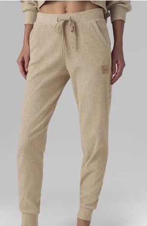 Alo yoga muse sweatpants size xs  thumbnail 1