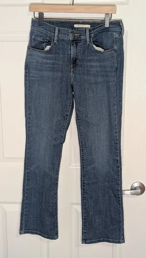 Levi’s 505 Straight Jeans Women’s Size 6S W28 L30 Medium Wash Blue thumbnail 1