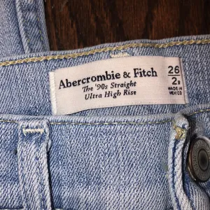 Abercrombie and fitch the 90’s straight ultra high rise jeans 2/26 thumbnail 3