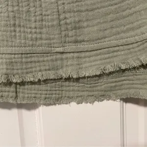 Pink Lily Call To Action Frayed Hem Gauze Tank Sage Green Size‎ Medium thumbnail 5