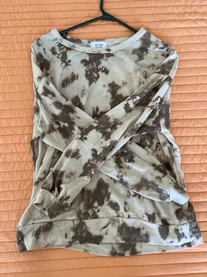 Blu-Ivy Light Pullover Top thumbnail 1