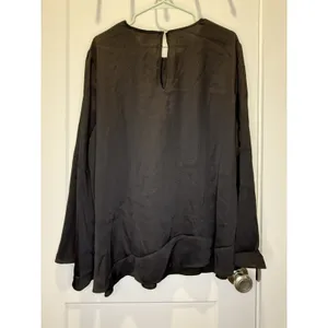 Women’s Michael Kors Black Satin Textured Blouse Long Bell Flared Sleeve Plus 2X thumbnail 6
