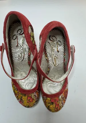 Poetic Licence Feminine Encounters Red Heels Size 7.5M thumbnail 3
