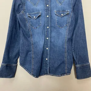 Vintage Gap Western Shirt Denim Look Stretch Women Size Medium Blue Pearl Snaps thumbnail 4