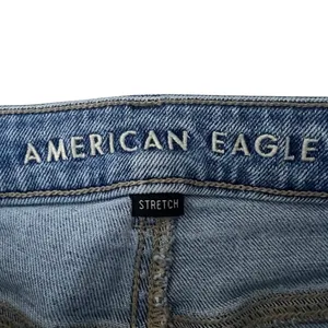 American Eagle Mom Straight Distressed Jeans Medium Wash Stretch Size 4 Regular thumbnail 5