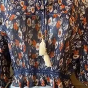 POLWoven print top.Round neck, 1/2 sleeve,front neck tie closurew/tassels,sizeL‎ thumbnail 6