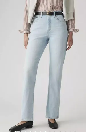 New Levi's 33x30 Premium 501 Original Fit Women's Jeans Wow Me Over Light Wash thumbnail 1