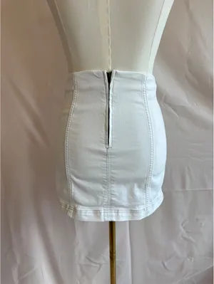 Free People Women's White Denim Mini Skirt Size 2 with Back Zipper thumbnail 2