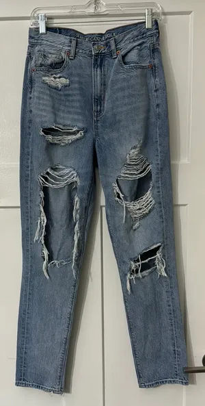 American Eagle Highest Rise Mom Jeans thumbnail 1