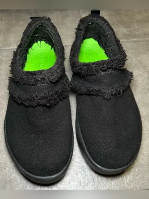 Oofos OOcoozie Black Sherpa Low Slip On Sneakers Women’s Shoe Size 9 thumbnail 3