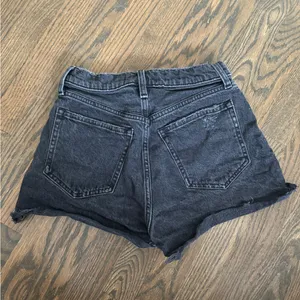 Abercrombie and fitch black Curve Love High Rise waisted Mom Shorts thumbnail 5
