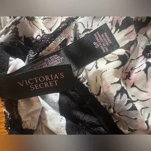 Victoria’s Secret BabyDoll Lingerie/ Slip Style with Daisies and Lace, Size S thumbnail 6