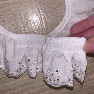 Antique White lace collar & Cuff thumbnail 3