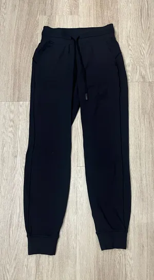 lululemon joggers thumbnail 1