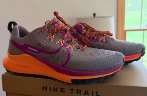 Nike Training Sneakers Women’s 10.5 thumbnail 1