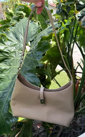 Guess Classic Taupe bag 90s y2k baguette thumbnail 1