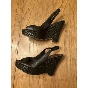 Banana Republic Black Leather Slingback Wedge Heel Open Toe Bow Slip On 9 thumbnail 4