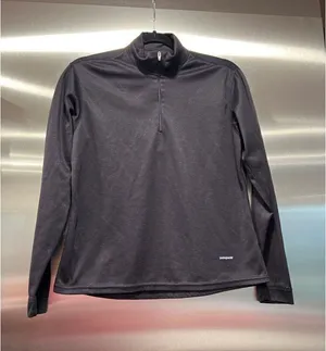 Patagonia Women’s Capilene 1/4 Zip Pullover black medium‎ thumbnail 1
