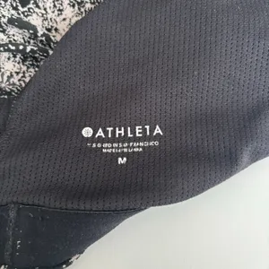 Athleta Hyper Focused Glades Sports Bra Sz M thumbnail 8