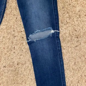 Abercrombie & Fitch Distressed Womens Jeans size 0 / W25 thumbnail 4